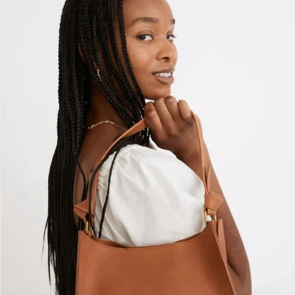 Leather Shoulder Bag in Cognac Brown The Sydney Shoulder Bag - Picture 3 of 3
